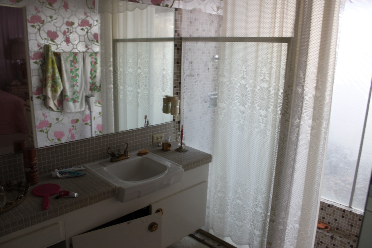 Rose bathroom before renovation